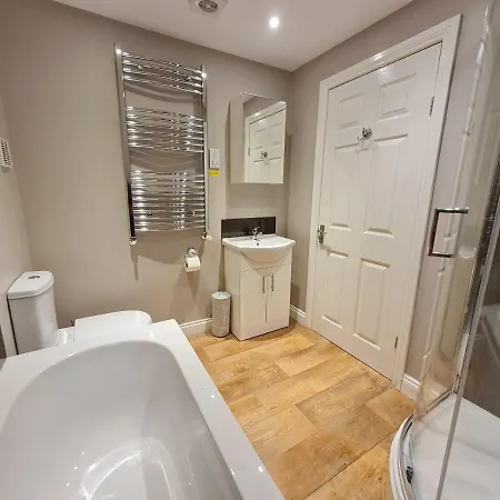 Kimberley House 招待所 4*