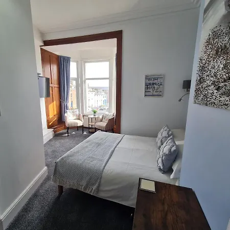 Kimberley House 招待所 4*