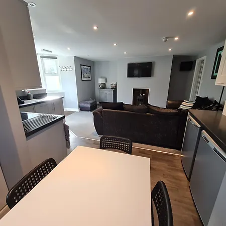 Kimberley House 招待所 4*