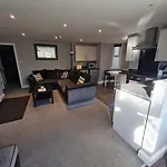 Kimberley House Уитби